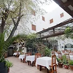 Restaurante Blanco Y ホテル コニル・デ・ラ・フロンテラ