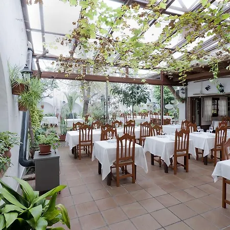 Hotel Restaurante Blanco Y 2*